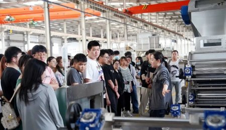 校企聯(lián)動 協(xié)同育才丨青島農(nóng)業(yè)大學師生團隊來青島海科佳參觀交流